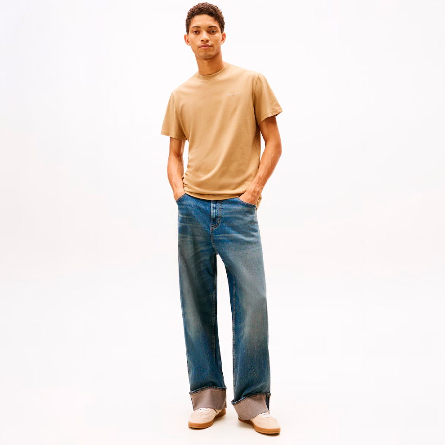 t-shirt-slim-a-coupe-lineaire