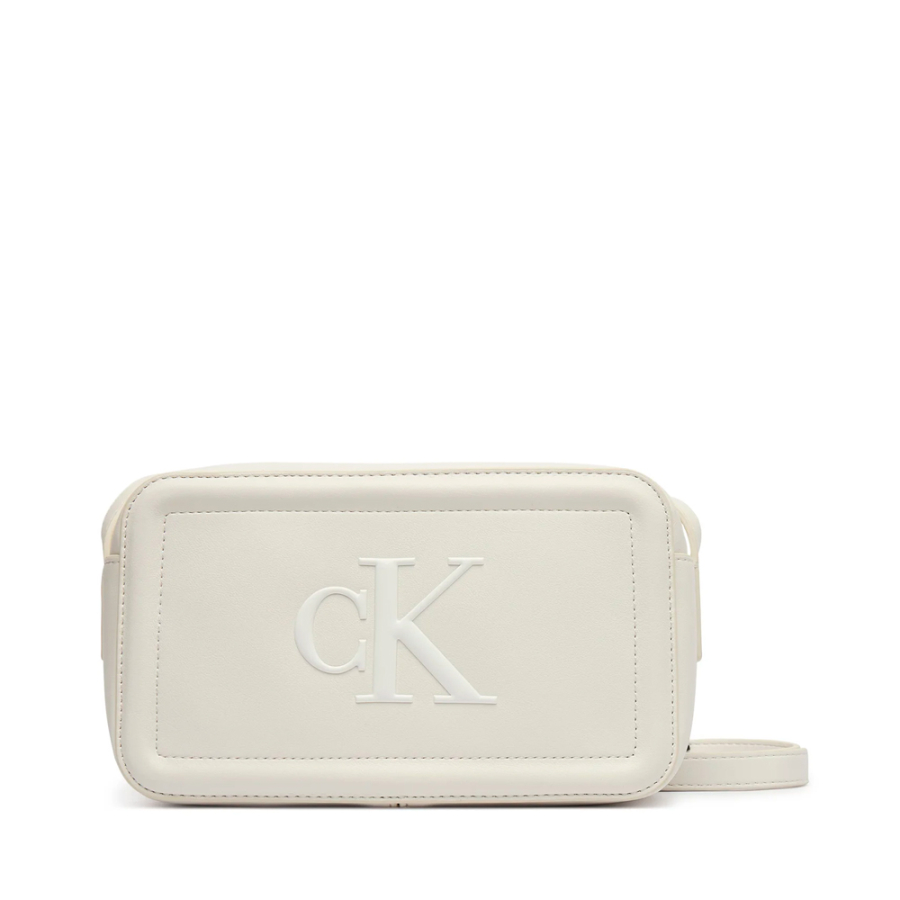 camera-style-shoulder-bag-with-distinctive-monogram