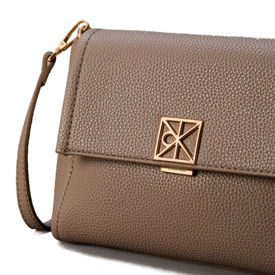 borsa-a-tracolla-con-finitura-granulata