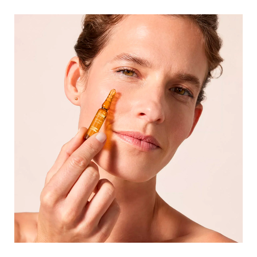 instant-flash-lifting-effect-serum-o-dzialaniu-liftingujacym