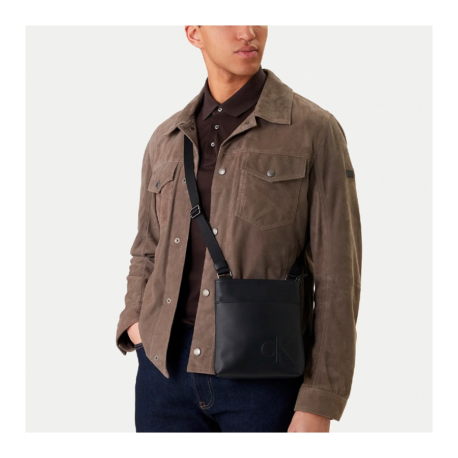 bold-flatpack-shoulder-bag