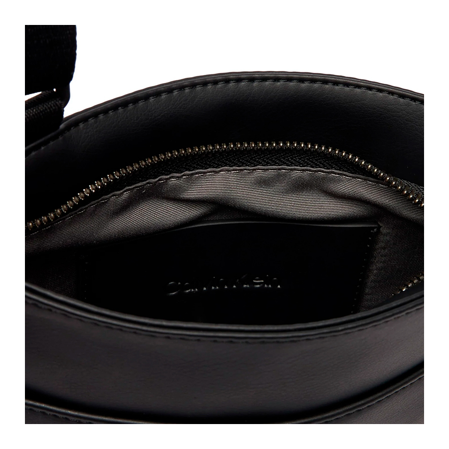 bold-flatpack-schultertasche