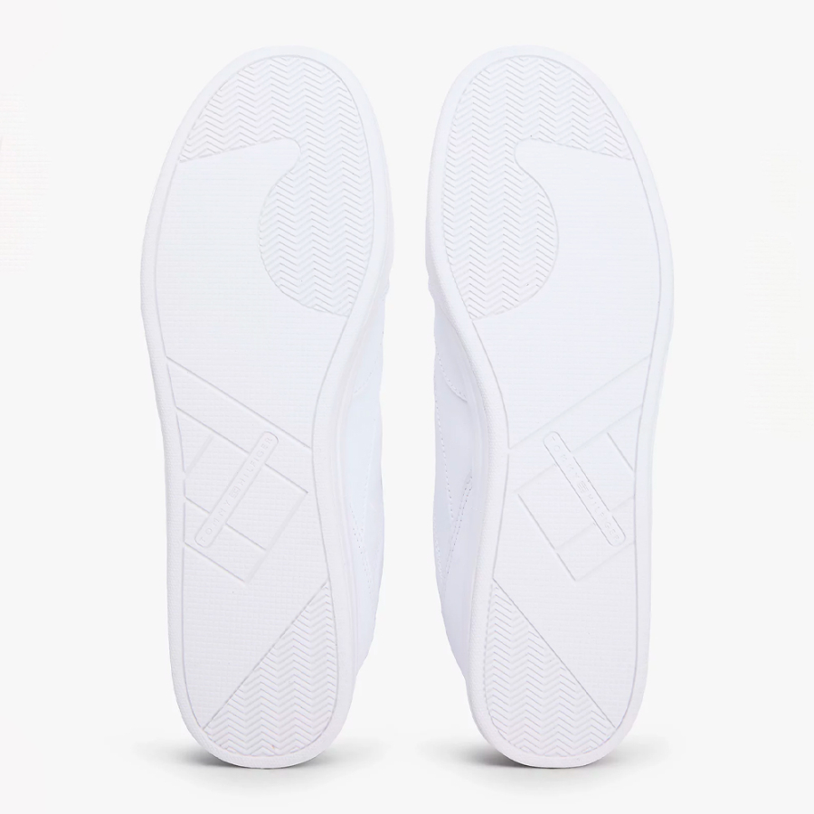 zapatillas-de-piel-con-talon-a-contraste