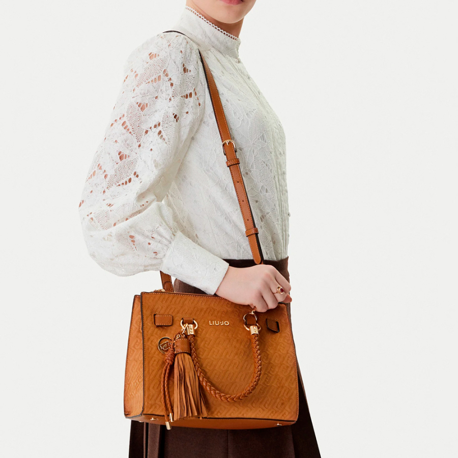 bolso-de-mano-efecto-antelina bolso-de-mano-efecto-antelina