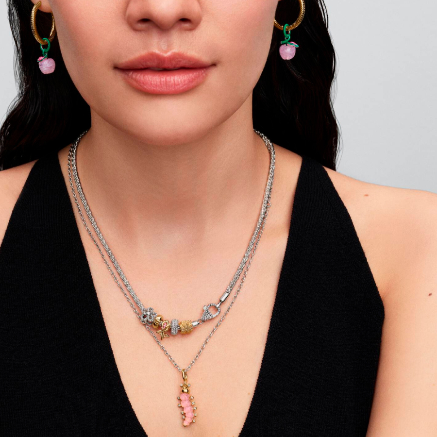 ciondolo-a-forma-di-bruco-rosa ciondolo-a-forma-di-bruco-rosa