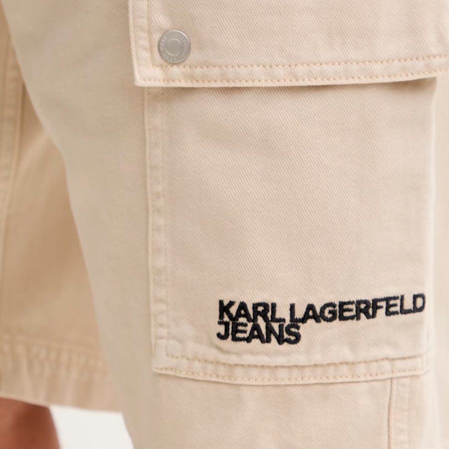 cargo-corto-cappello-bianco-corto