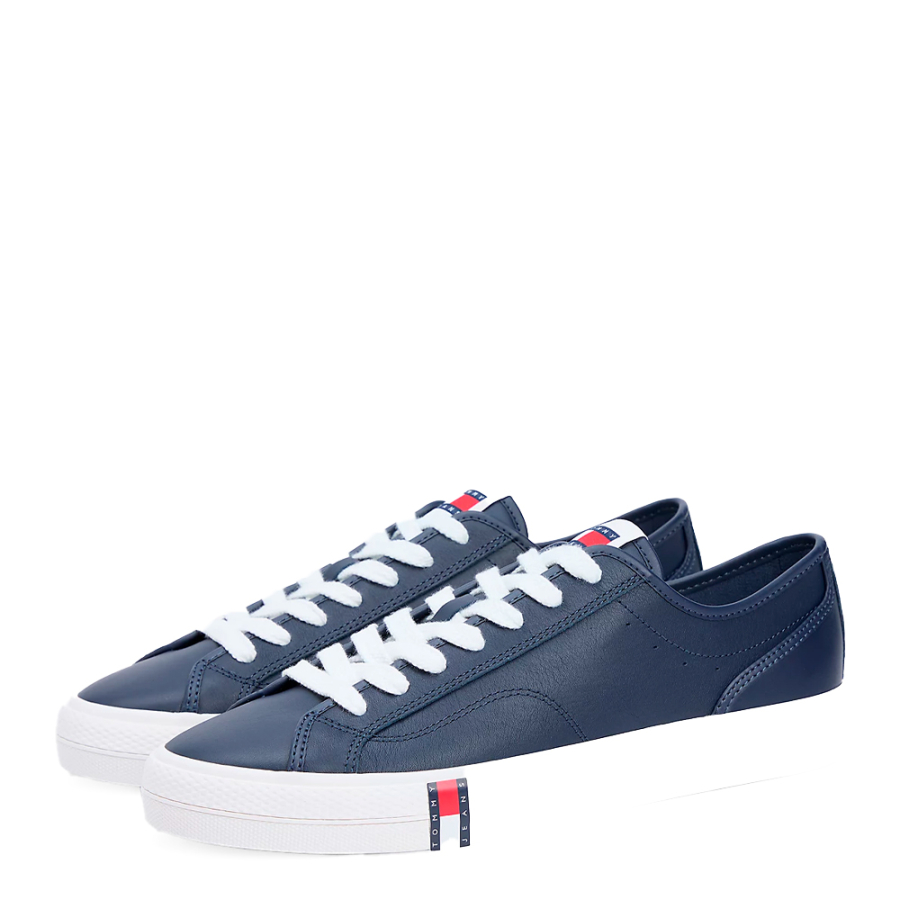 baskets-en-cuir-avec-logo-archive