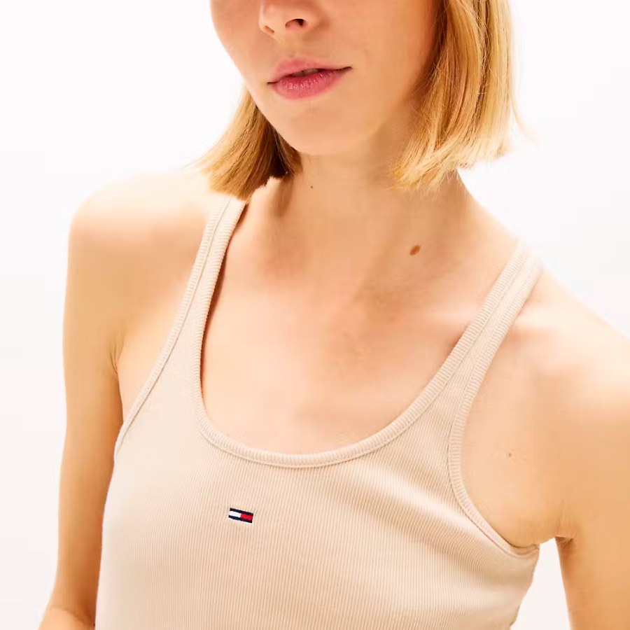 geripptes-schmal-geschnittenes-tanktop