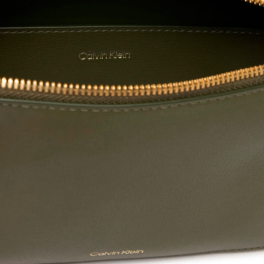 sac-bandouliere-style-appareil-photo-avec-logo-metallise