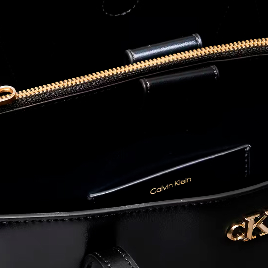 business-tragetasche-mit-monogramm-logo