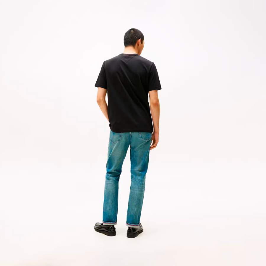 t-shirt-avec-logo-graphique