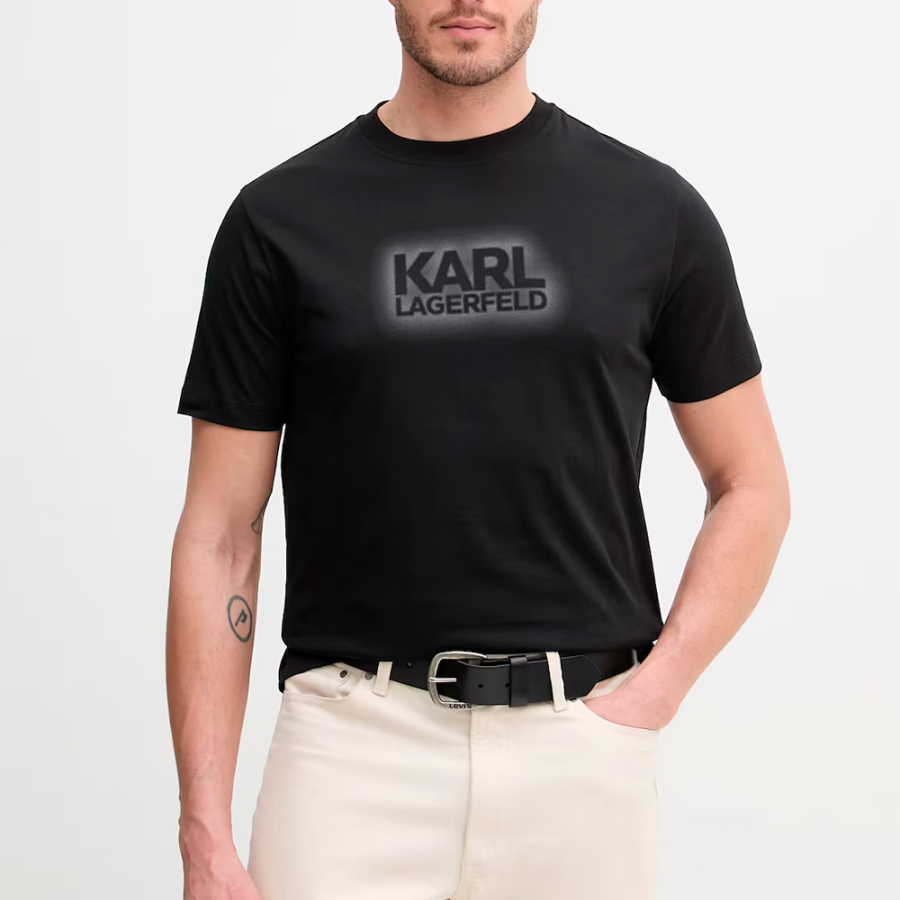 t-shirt-avec-logo-contrastant