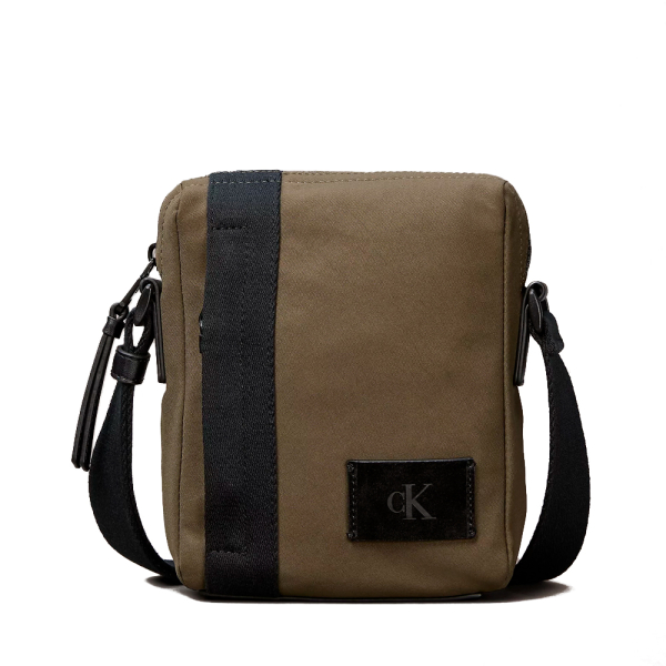 Calvin Klein Sac de reporter en toile - U Vert- Ref 56 €