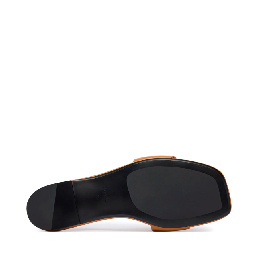 provence-sandales-plates-en-cuir-a-bout-carre