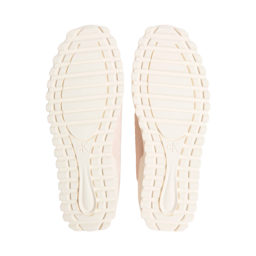 suede-running-shoes-with-organza