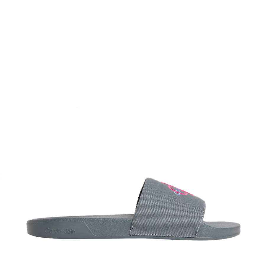 konturierte-flip-flops-aus-canvas-mit-logo konturierte-flip-flops-aus-canvas-mit-logo