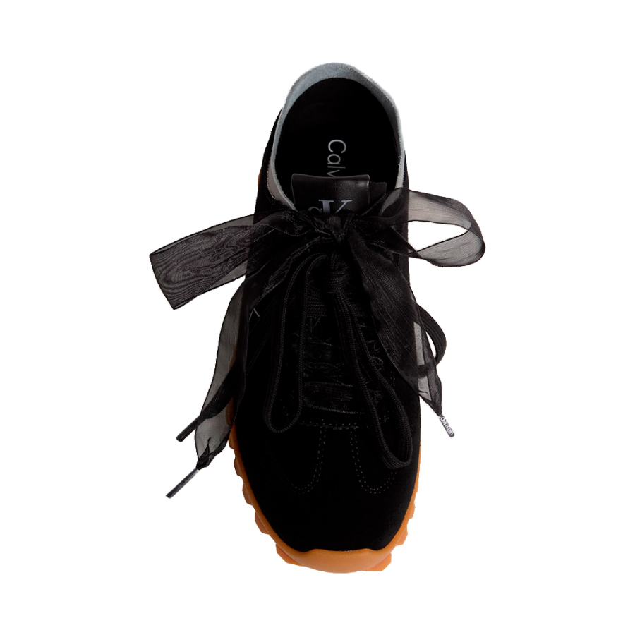chaussures-de-course-en-daim-avec-organza