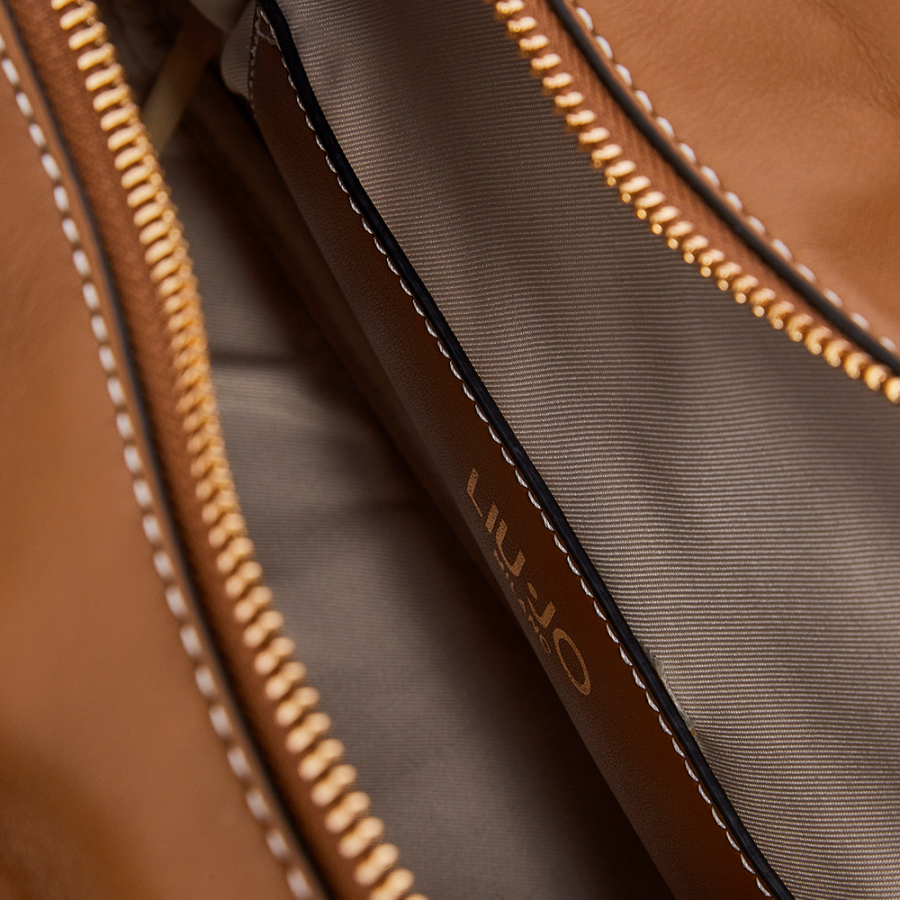 kleine-tasche-mit-schnalle kleine-tasche-mit-schnalle