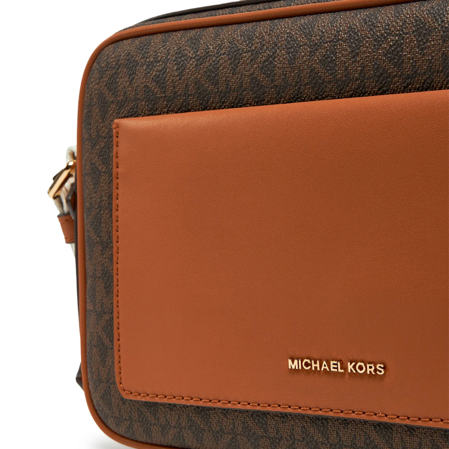 grand-sac-bandouliere-maeve-avec-logo-exclusif grand-sac-bandouliere-maeve-avec-logo-exclusif