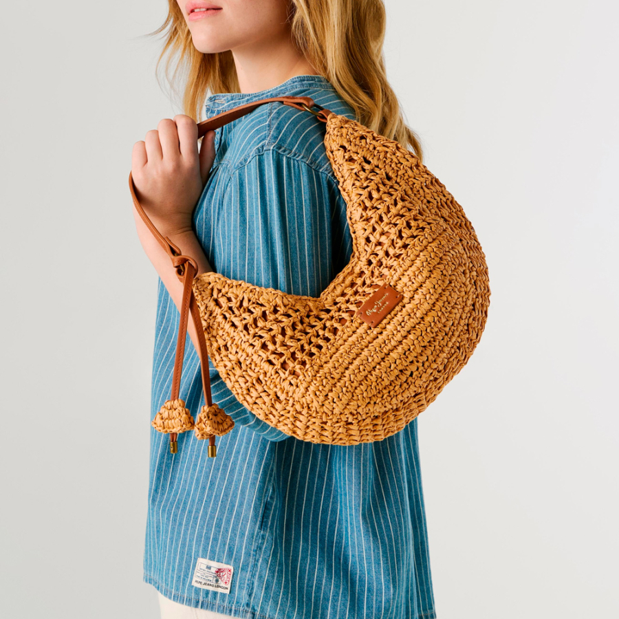 sac-en-raphia-en-forme-de-croissant