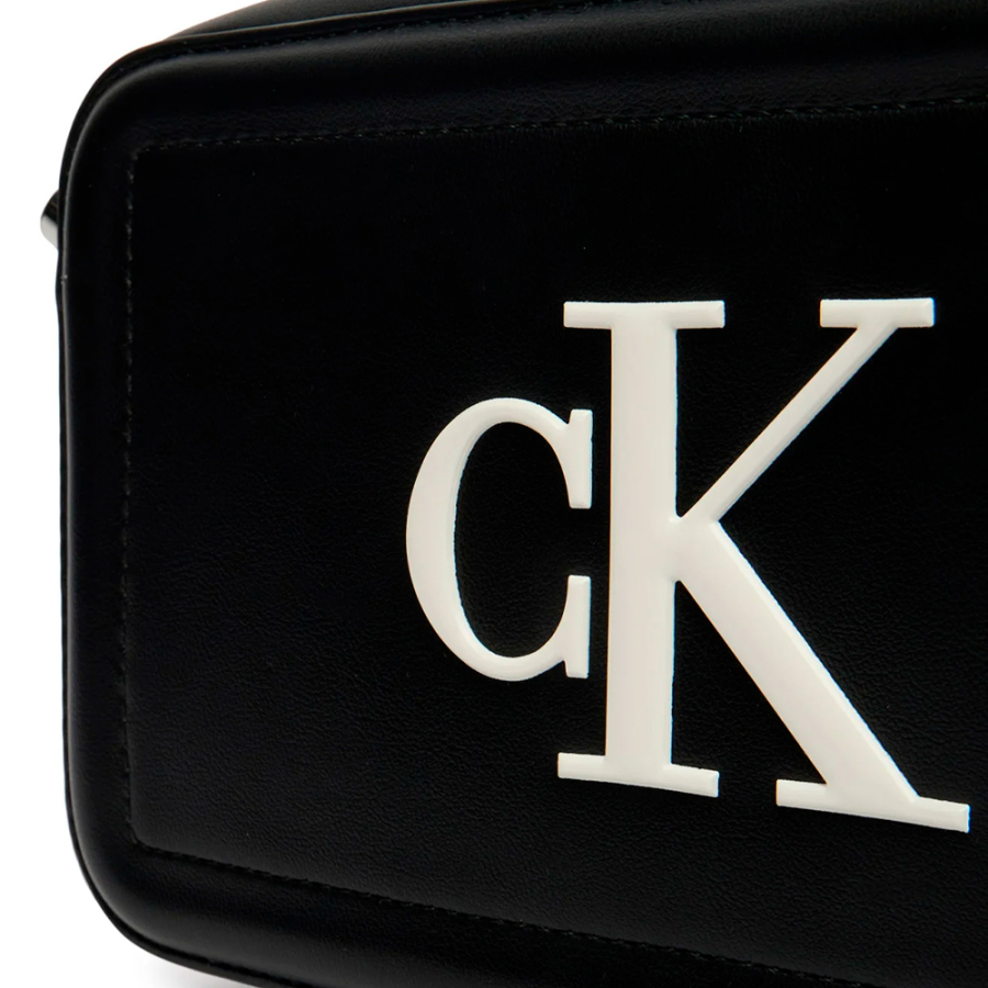 camera-style-messenger-bag-with-distinctive-monogram