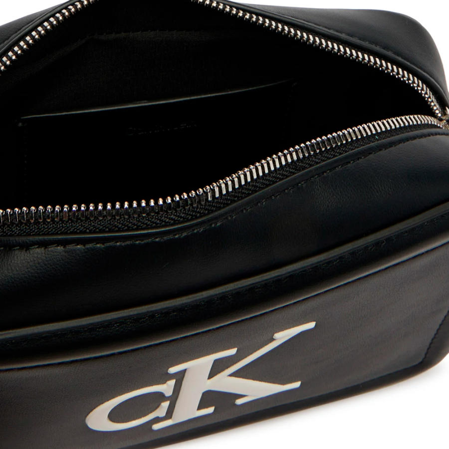 bolsa-mensageiro-estilo-camera-com-monograma-exclusivo