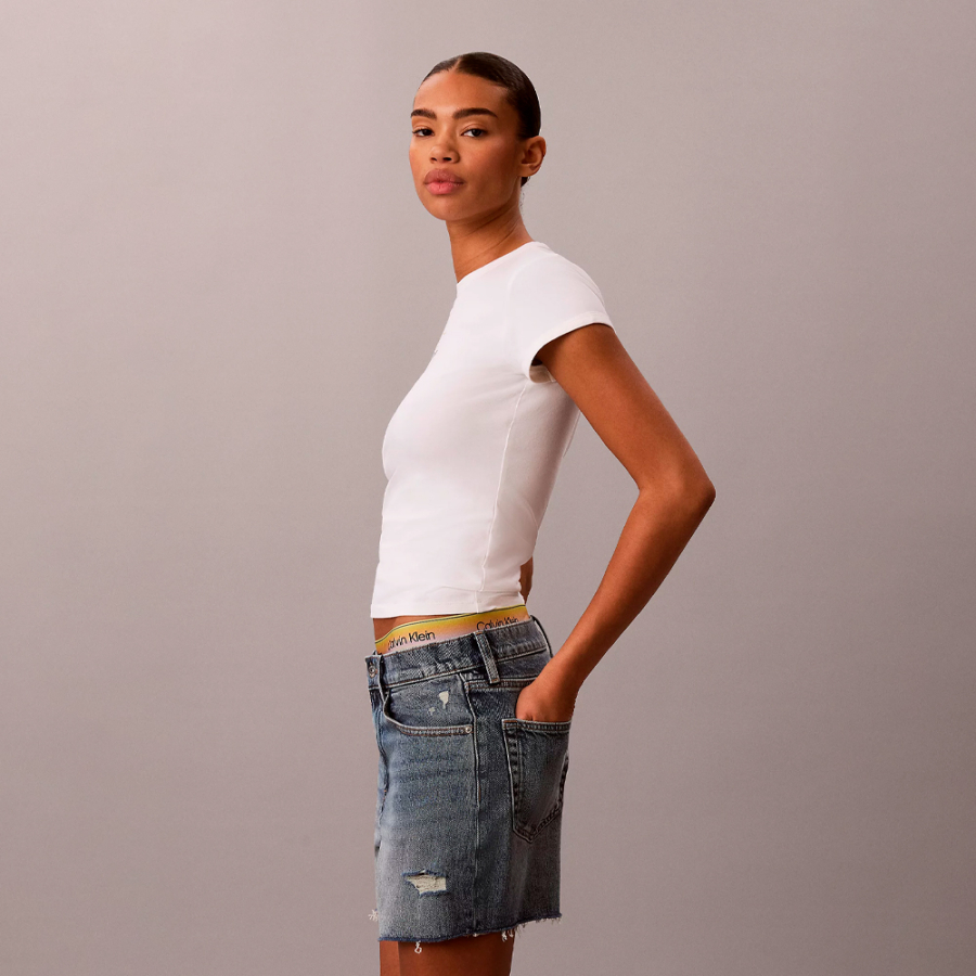 camiseta-slim-con-monograma-pride