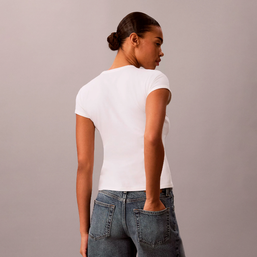 camiseta-slim-con-monograma-pride