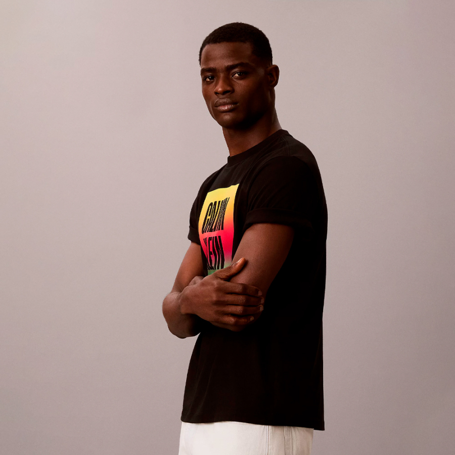 camiseta-holgada-con-logo-pride