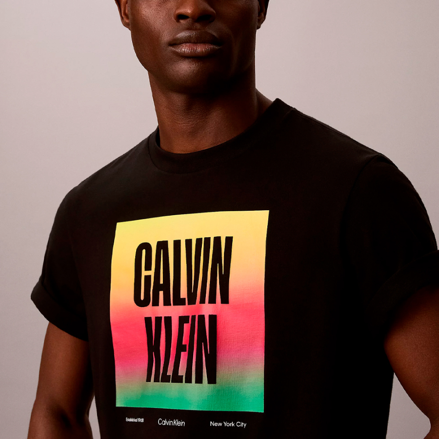 camiseta-holgada-con-logo-pride