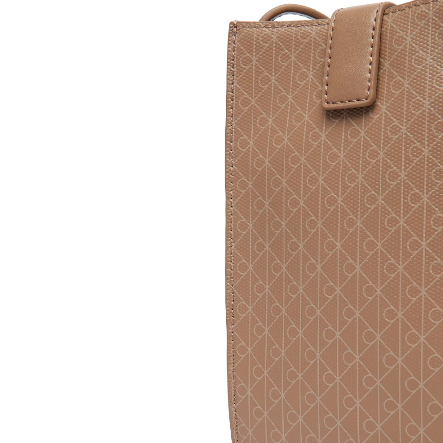 sac-bandouliere-pour-telephone-portable-avec-logo-emblematique sac-bandouliere-pour-telephone-portable-avec-logo-emblematique