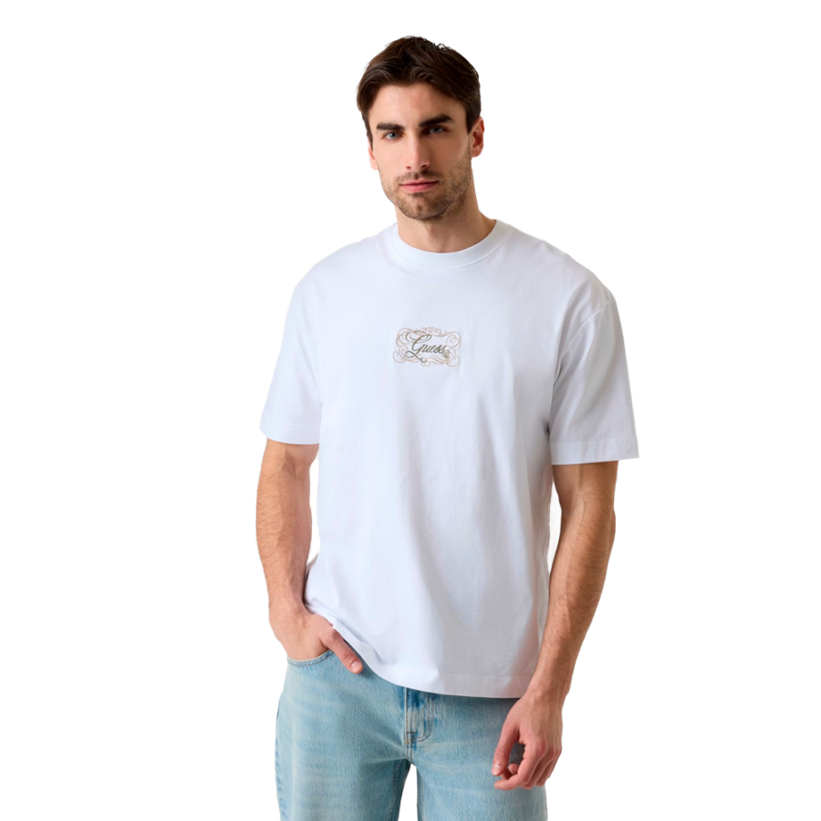 camiseta-con-logo-bordado
