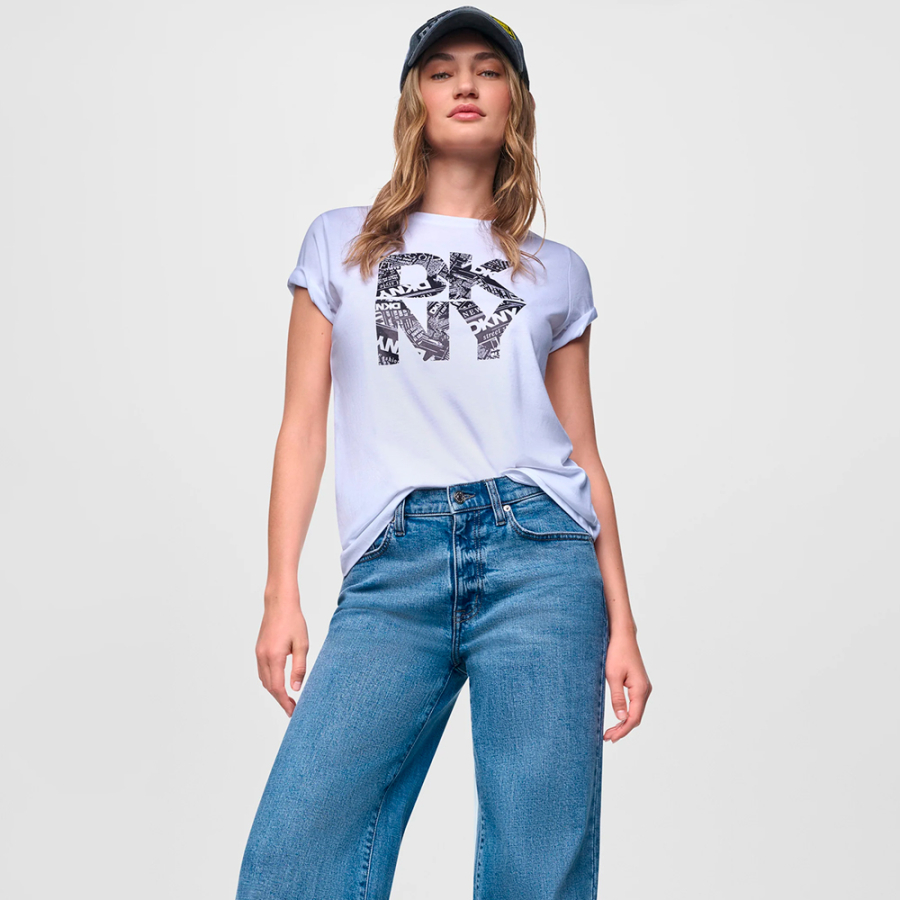 t-shirt-mit-dkny-logo-und-zeitungsdruck t-shirt-mit-dkny-logo-und-zeitungsdruck