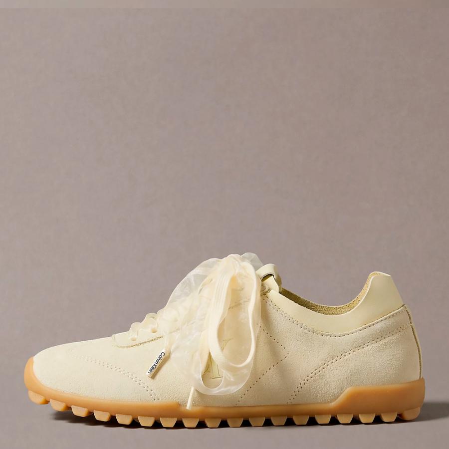 tenis-de-corrida-em-camurca-com-organza