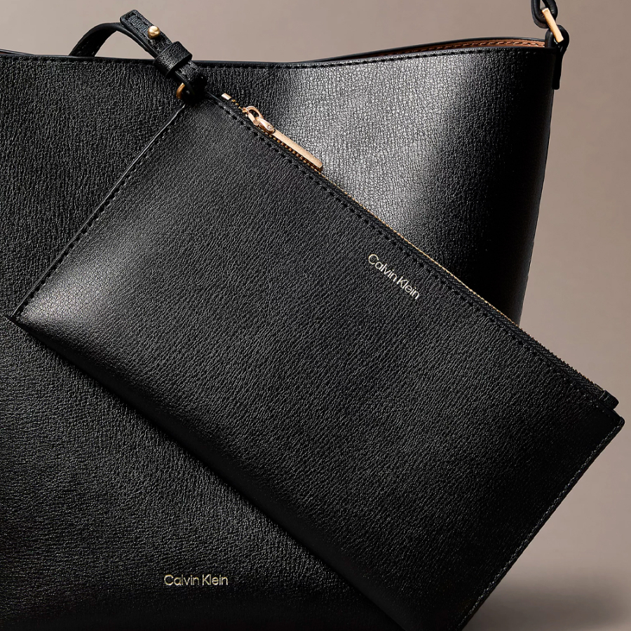 bolso-saco-con-logo-en-lamina