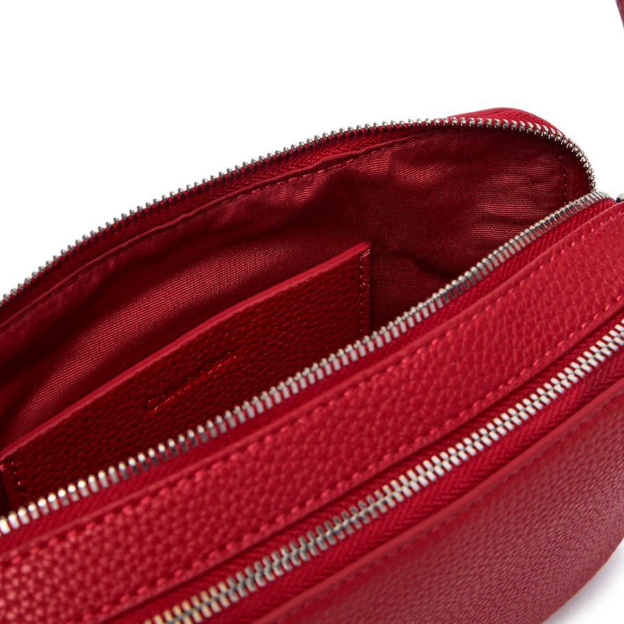 bolso-bandolera-tipo-camara-con-logo-y-2-correas