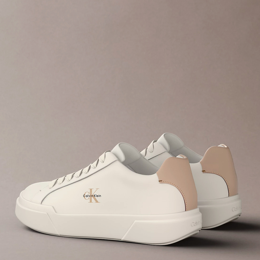 sneakers-in-pelle-con-logo-distintivo sneakers-in-pelle-con-logo-distintivo
