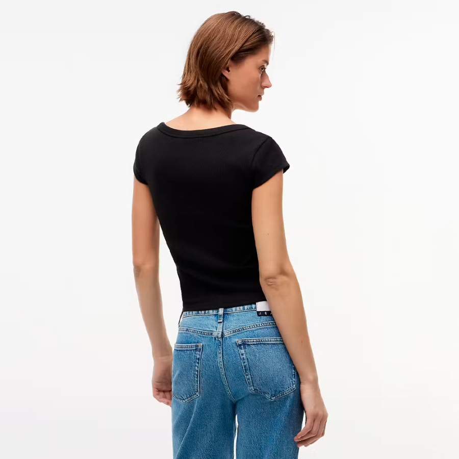 slim-rib-badge-t-shirt slim-rib-badge-t-shirt