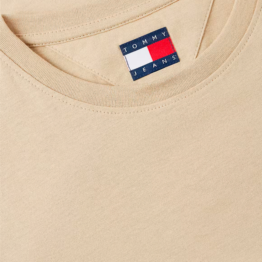 camiseta-slim-com-decote-em-c