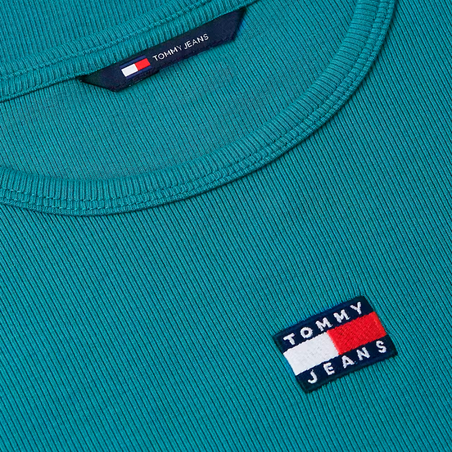 camiseta-slim-badge-rib