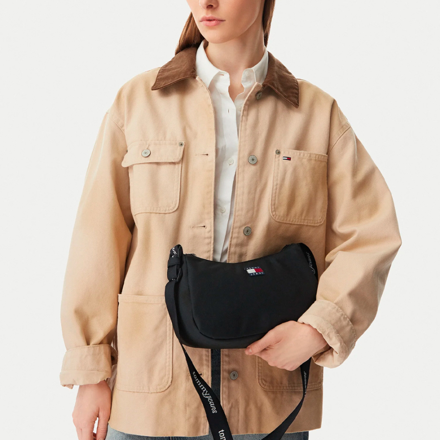 essential-daily-shoulder-bag