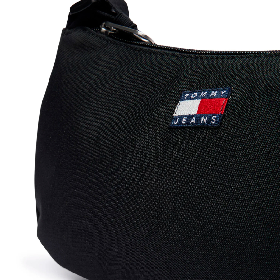 essential-daily-shoulder-bag