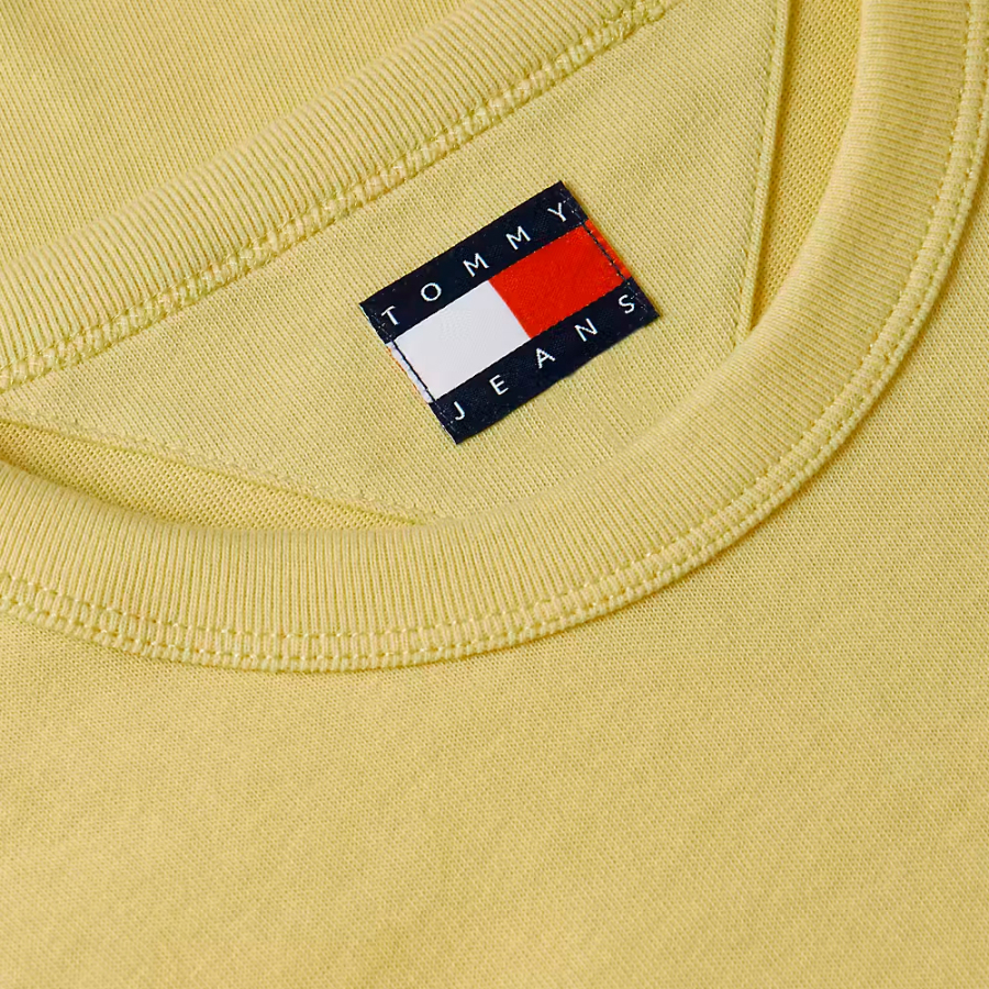 camiseta-con-cuello-redondo-y-parche-de-tommy