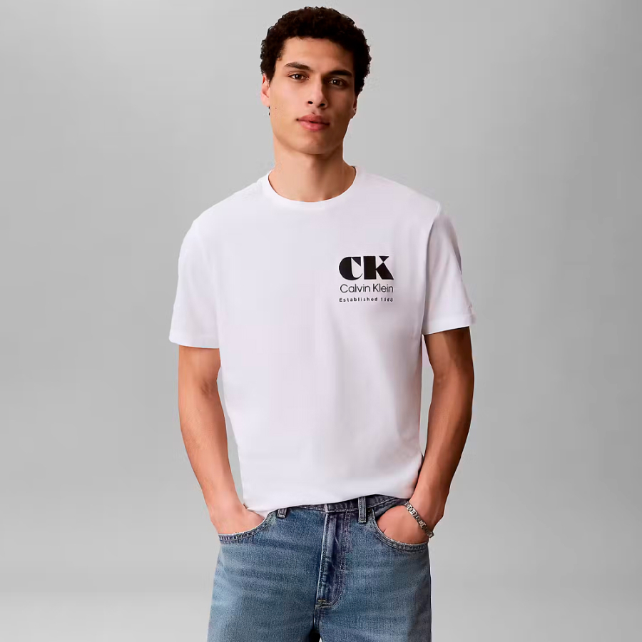 camiseta-com-estampa-de-resort