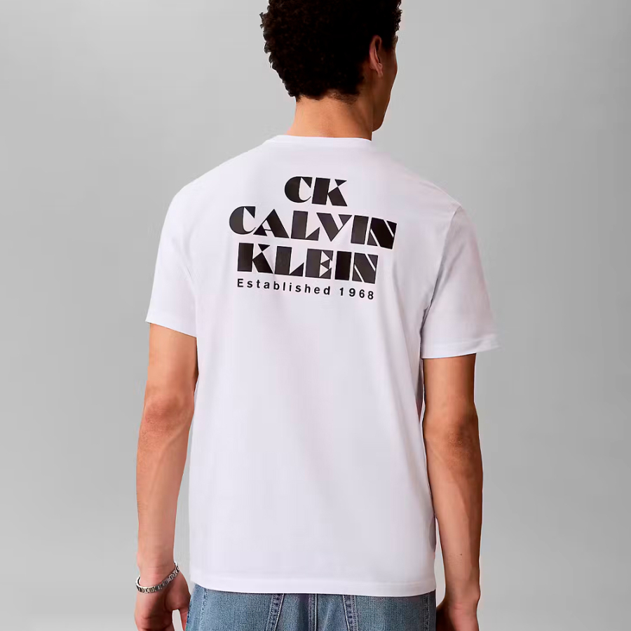 camiseta-com-estampa-de-resort