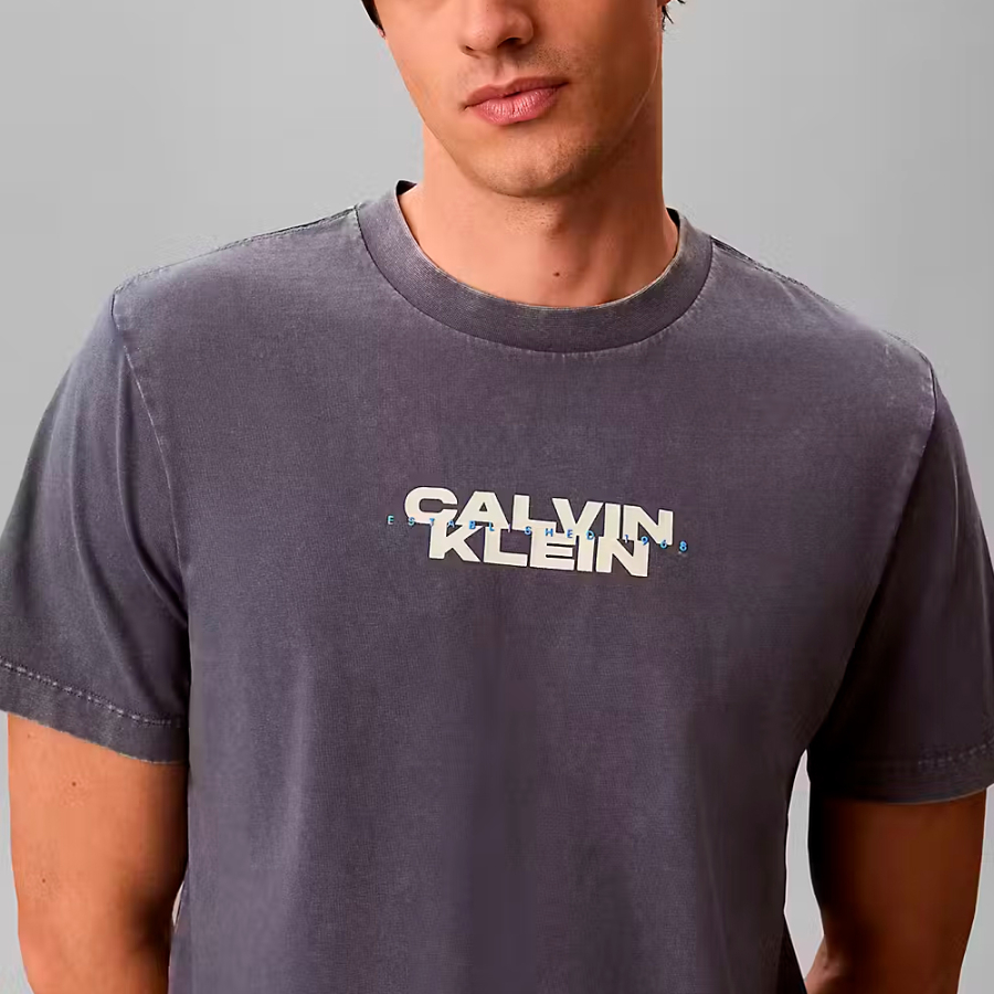 t-shirt-con-grafica-washed-spine t-shirt-con-grafica-washed-spine