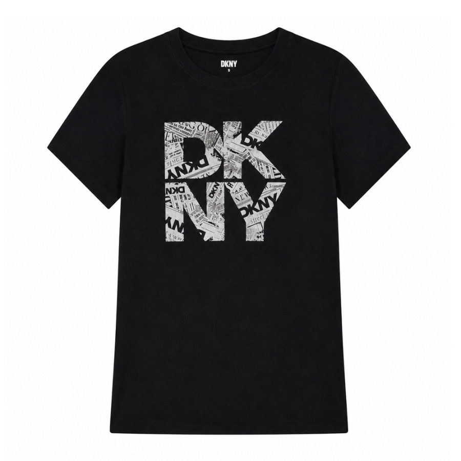 t-shirt-dkny-con-logo-sovrapposto-su-stampa-di-carta-da-giornale t-shirt-dkny-con-logo-sovrapposto-su-stampa-di-carta-da-giornale