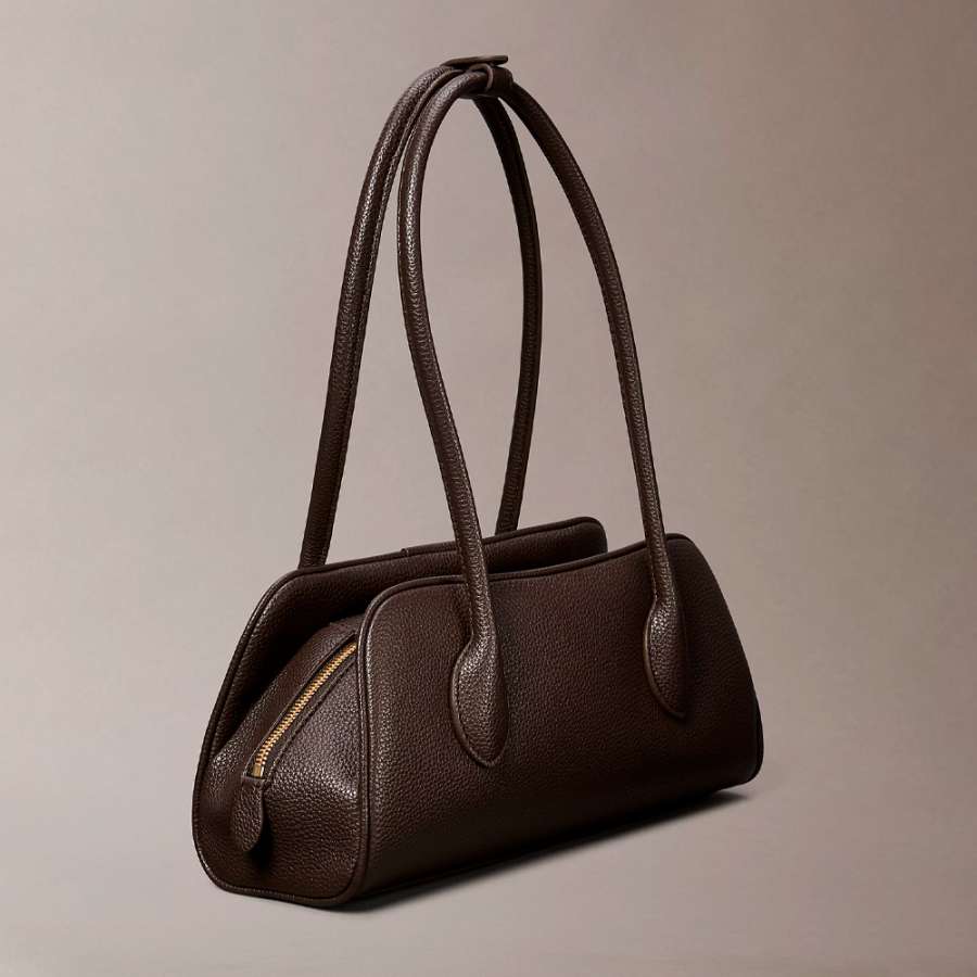 bolso-de-hombro-granulado-con-logo-emblematico
