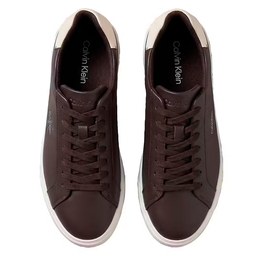 zapatillas-de-piel-con-logo-distintivo