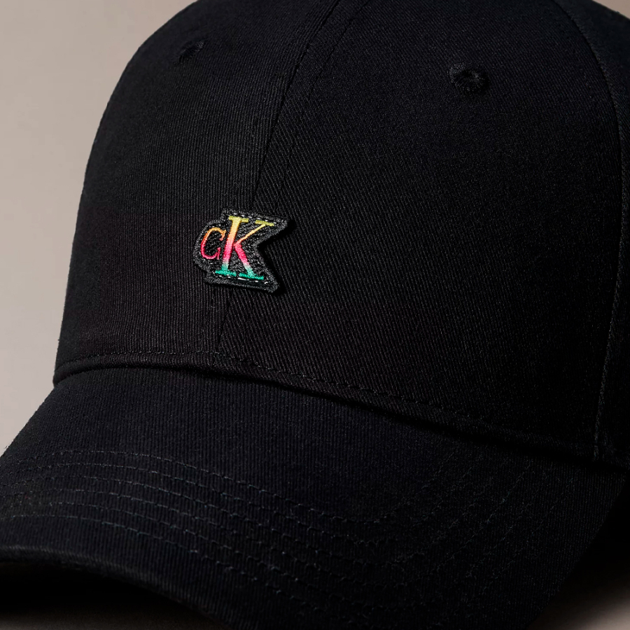 cappellino-in-twill-di-cotone-con-logo-pride cappellino-in-twill-di-cotone-con-logo-pride